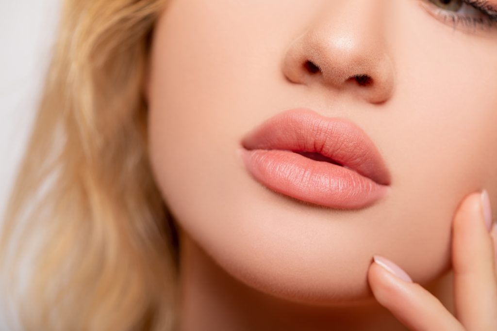Expert Guide: How to Safely Cover Bruises, Redness & Marks After Cosmetic Treatments 2 shutterstock 1580079829