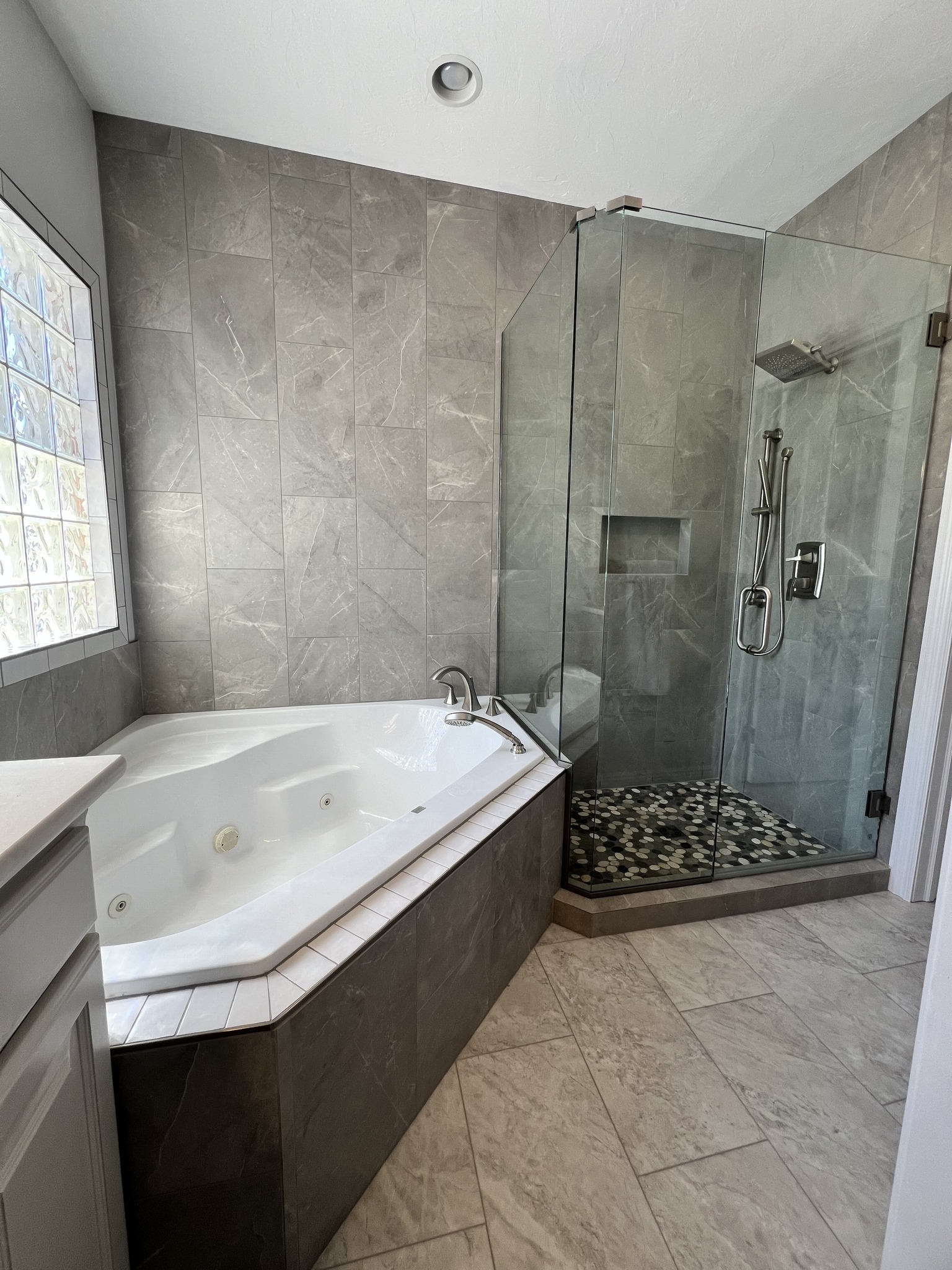A Guide to Interior and Exterior Excellence in the Ammon-Idaho Falls Area Painting Your Idaho Vision: A Guide to Interior and Exterior Excellence in the Ammon-Idaho Falls Area
