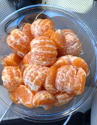 fresh-peeled-mandarin-oranges-in-clear-bowl