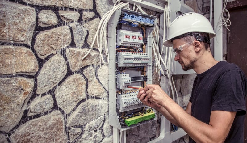 Blog 51 When To Call A Professional Electrician For Repairs