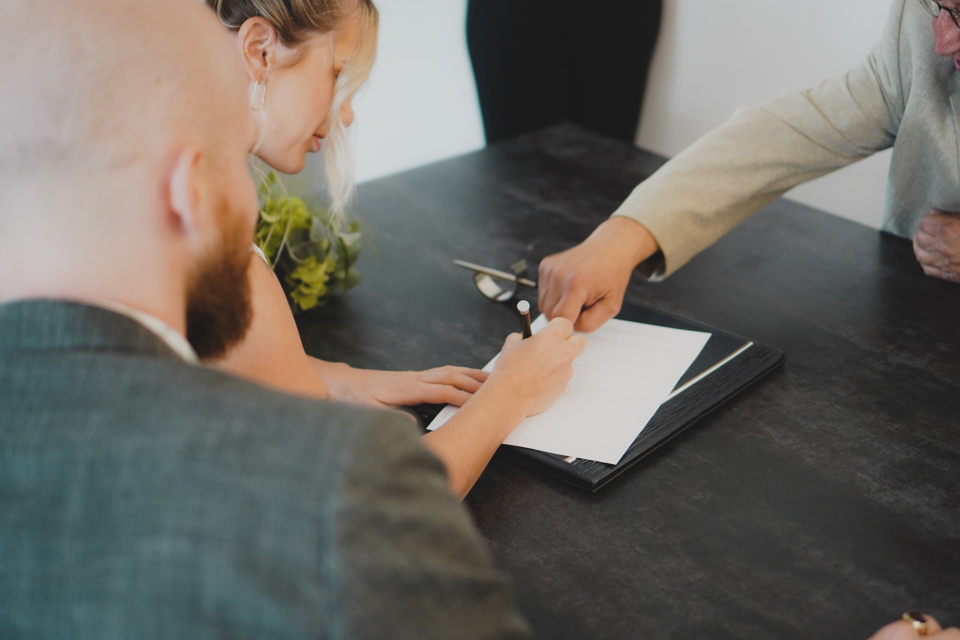 annika-wischnewsky-wNxbeoNUg_4-unsplash Generic Employment Contract