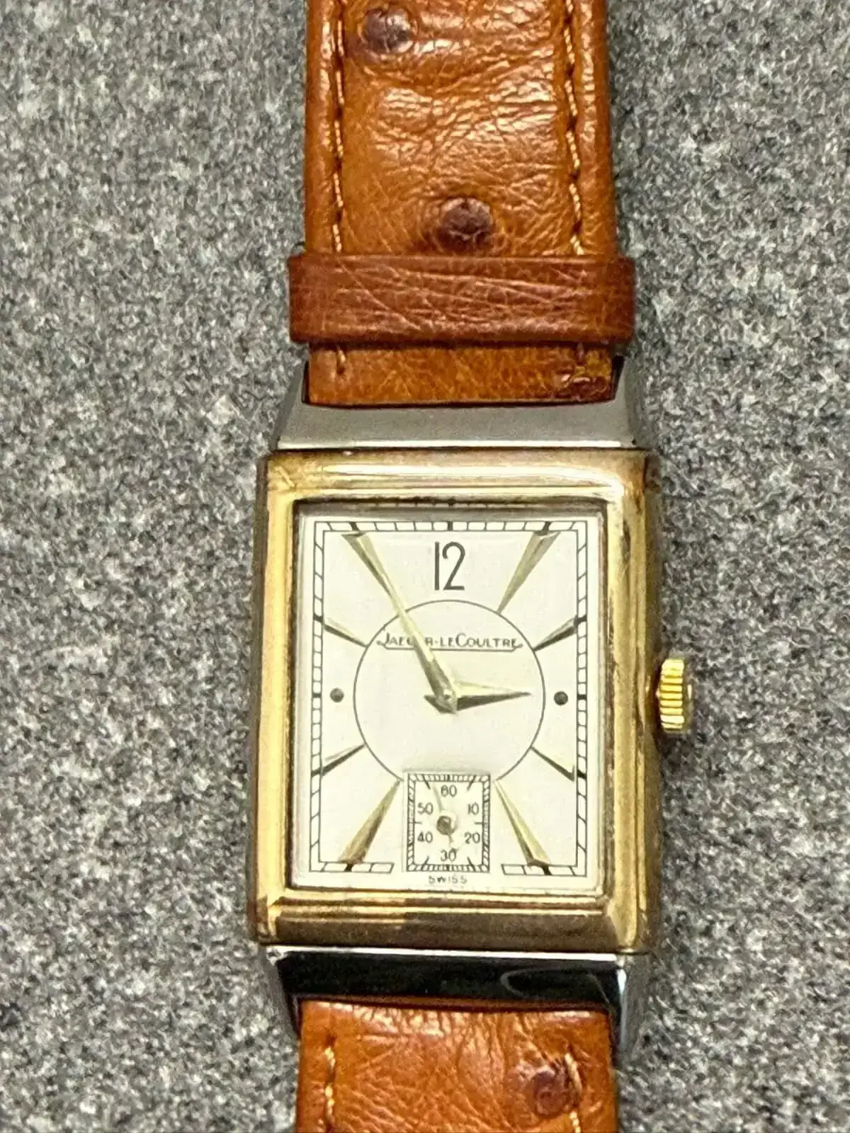 Montre rectangulaire vintage à bracelet en cuir brun