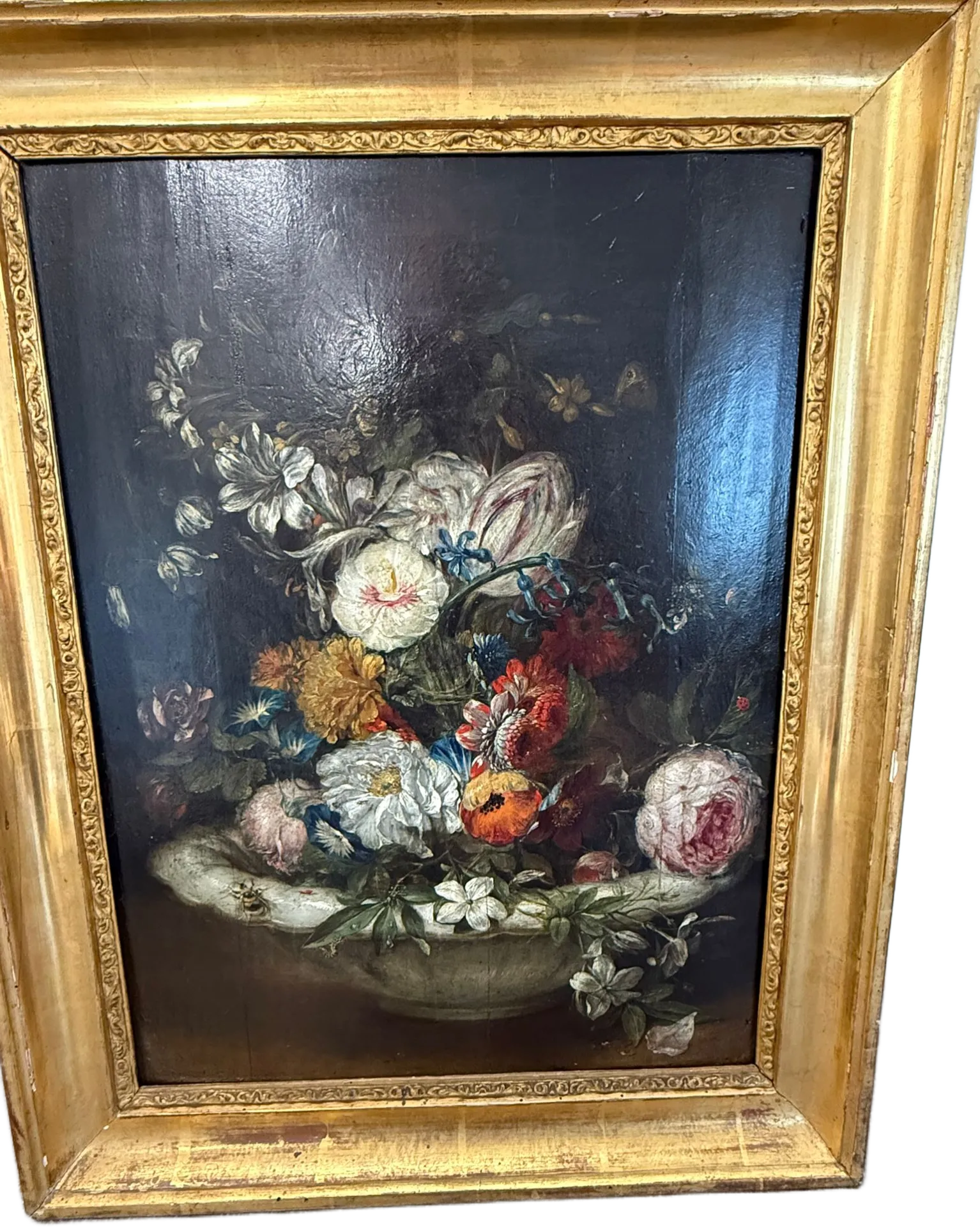 Nature morte florale dans cadre doré ancien