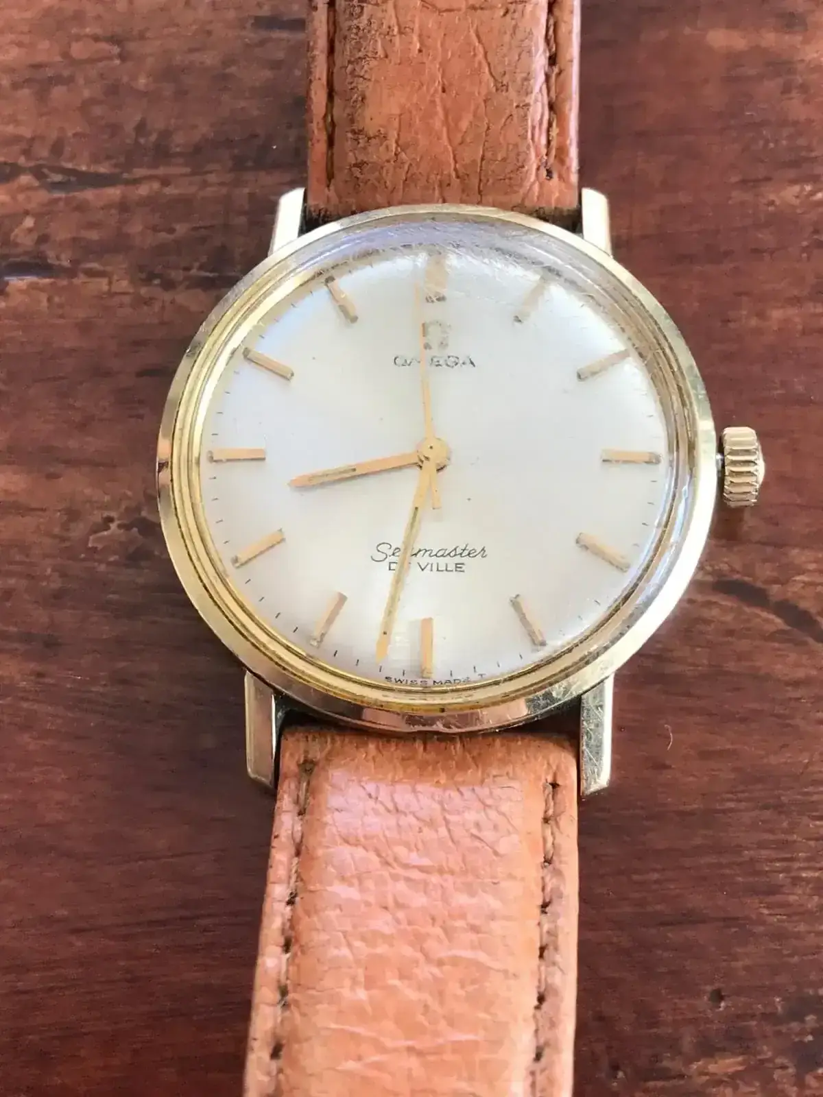 Montre vintage à bracelet cuir marron clair