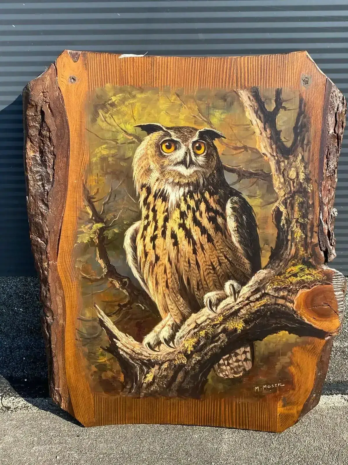 Peinture de hibou sur bois naturel.