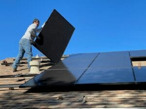 DIY vs. Professional Solar Installation: Cost-Benefit Comparison & Choosing the Right Option 7