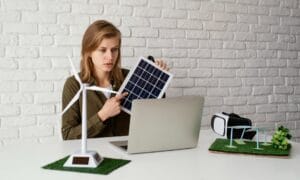 DIY vs. Professional Solar Installation: Cost-Benefit Comparison & Choosing the Right Option 2