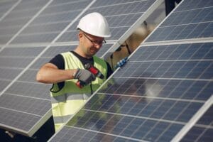 DIY vs. Professional Solar Installation: Cost-Benefit Comparison & Choosing the Right Option 3
