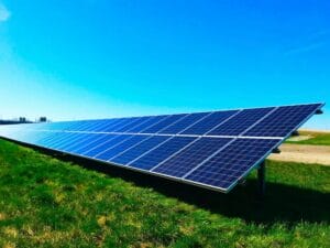 Shining Light on Solar: Debunking Common Myths 1