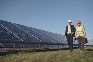 The Solar Job Market: Opportunities in the Green Economy 3