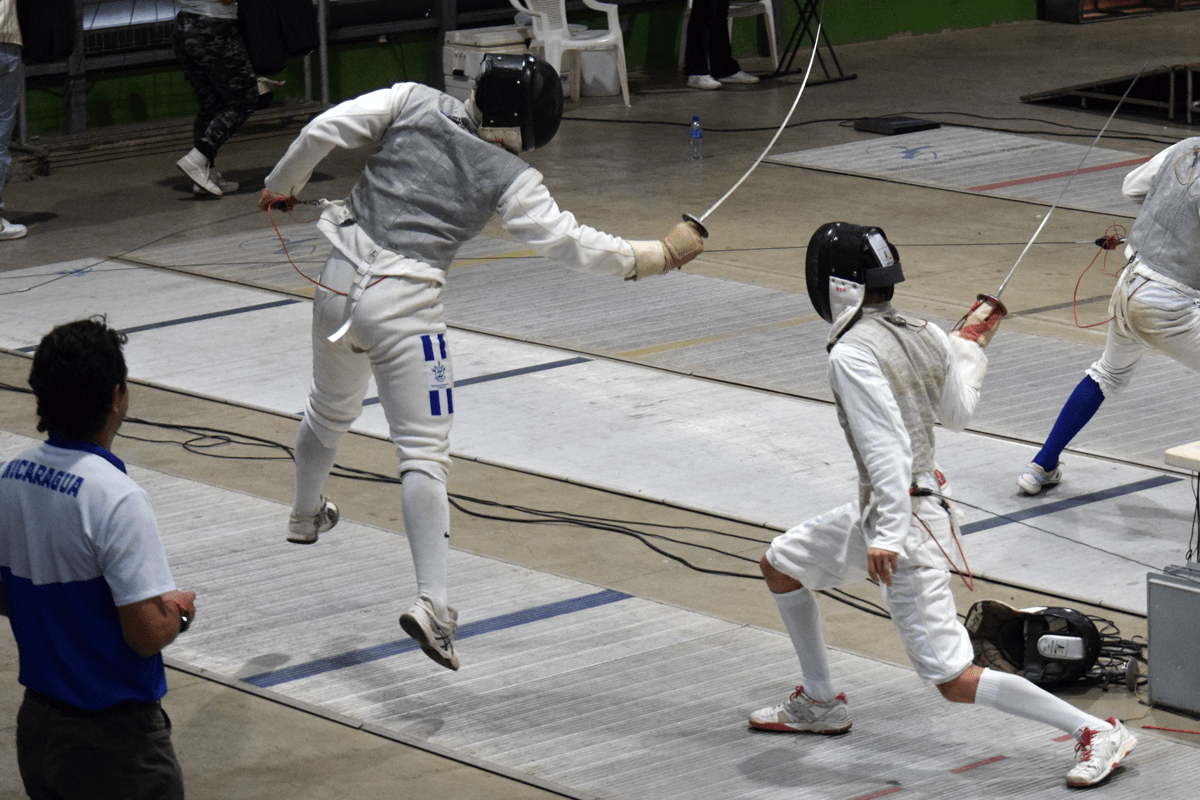 Nuevos campeones en Esgrima-florete juvenil masculino y femenino 2024