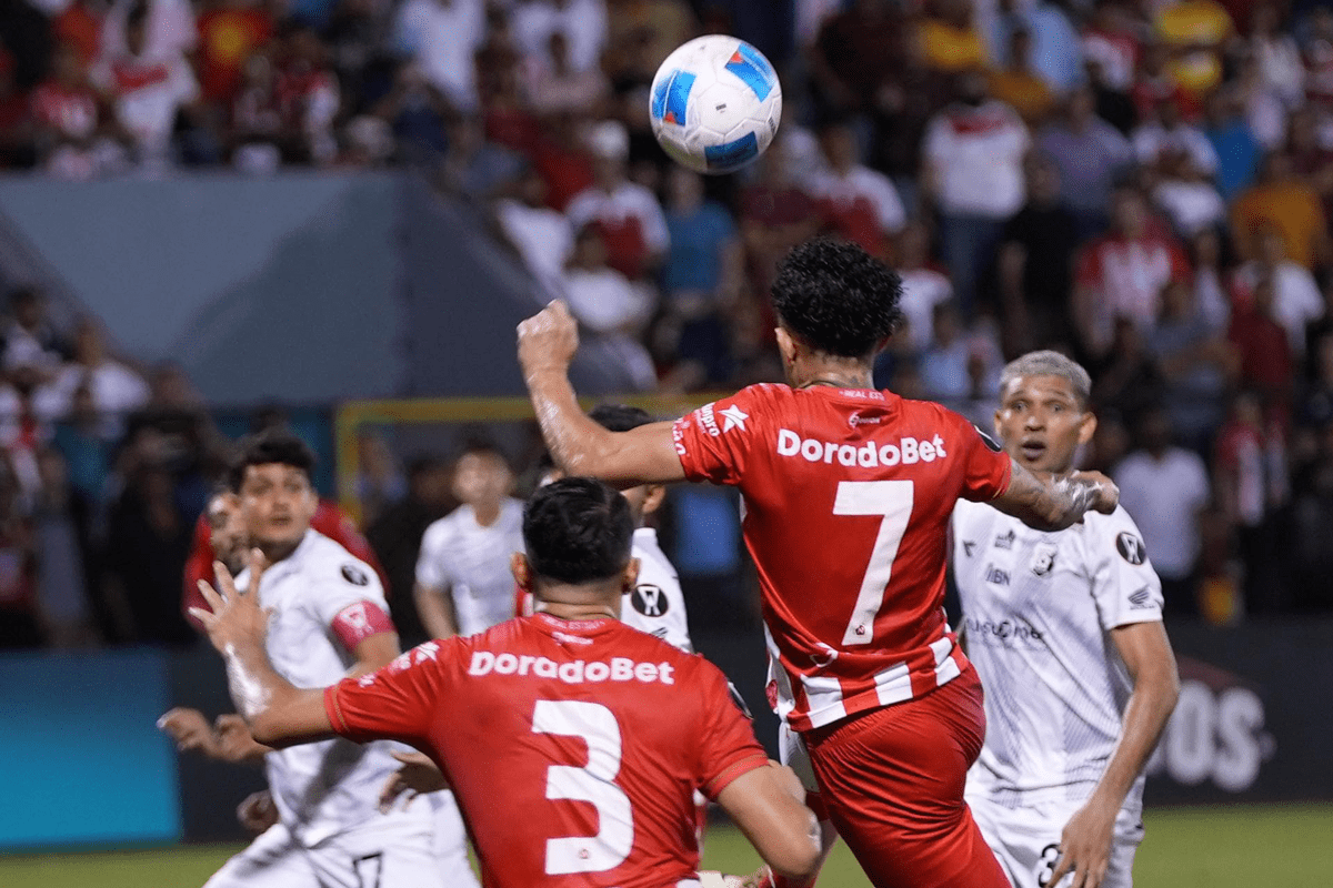 Real-esteli-vs-herediano410.44