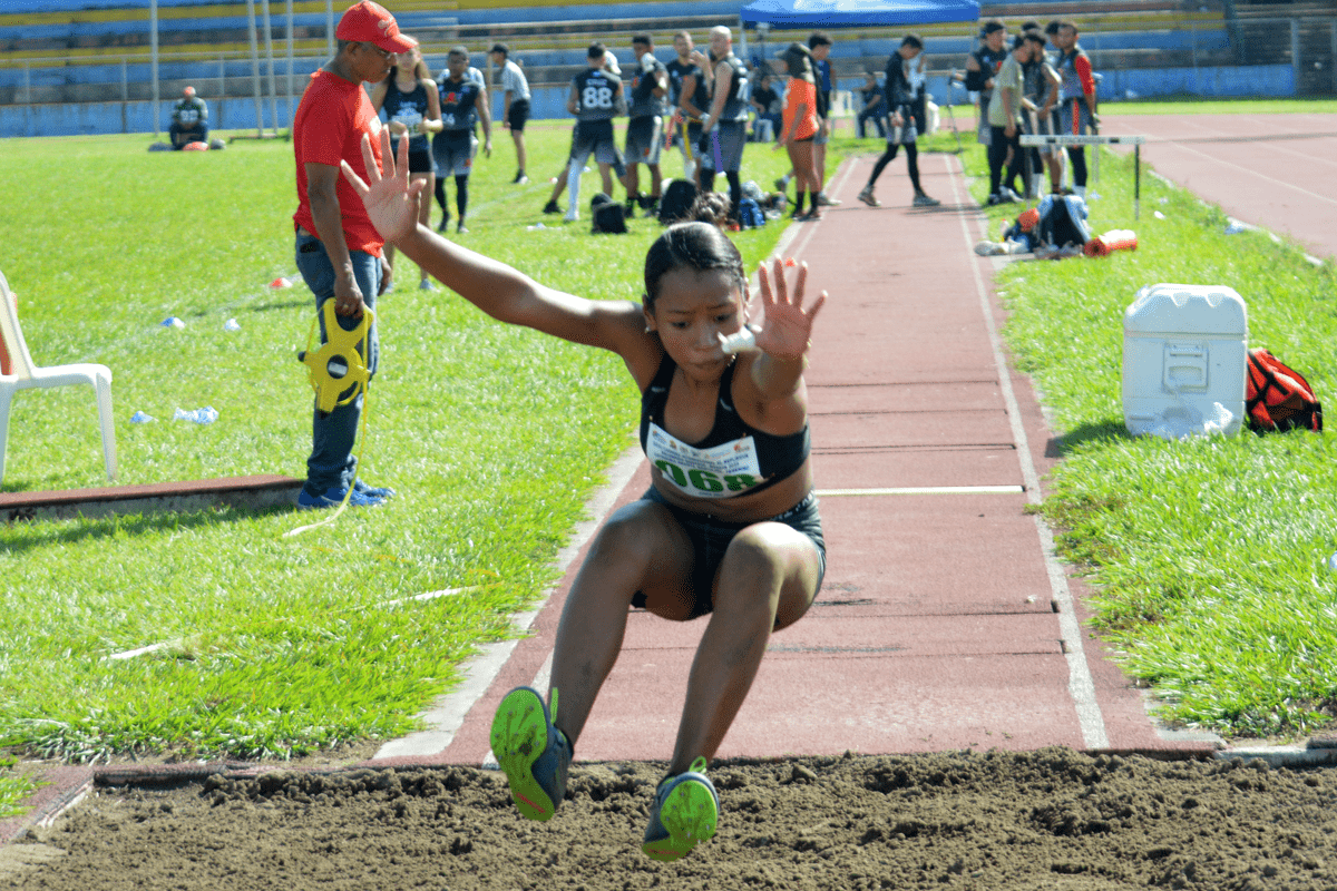 Atletas a realizar pruebas combinadas