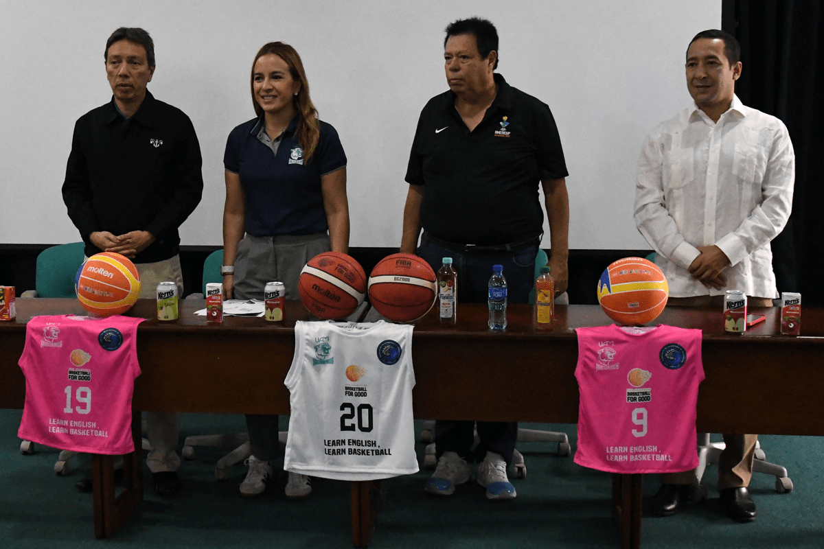 Lanzamiento-del-mini-Baloncesto-jj–8271
