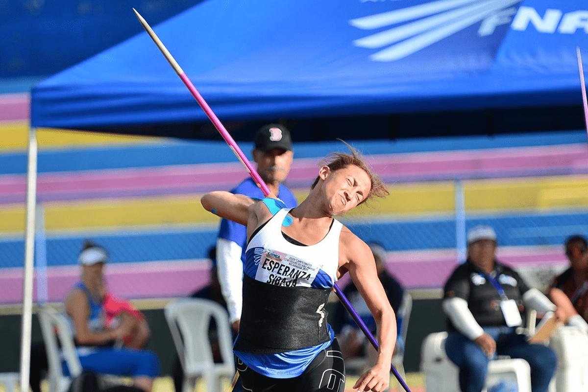 Esperanza Sibaja lidera ranking centroamericano en jabalina