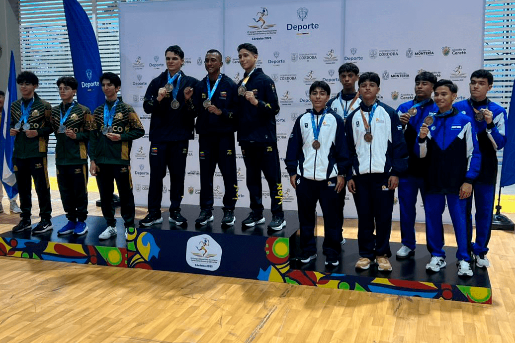 Karate Do pinolero sube al podio en Colombia