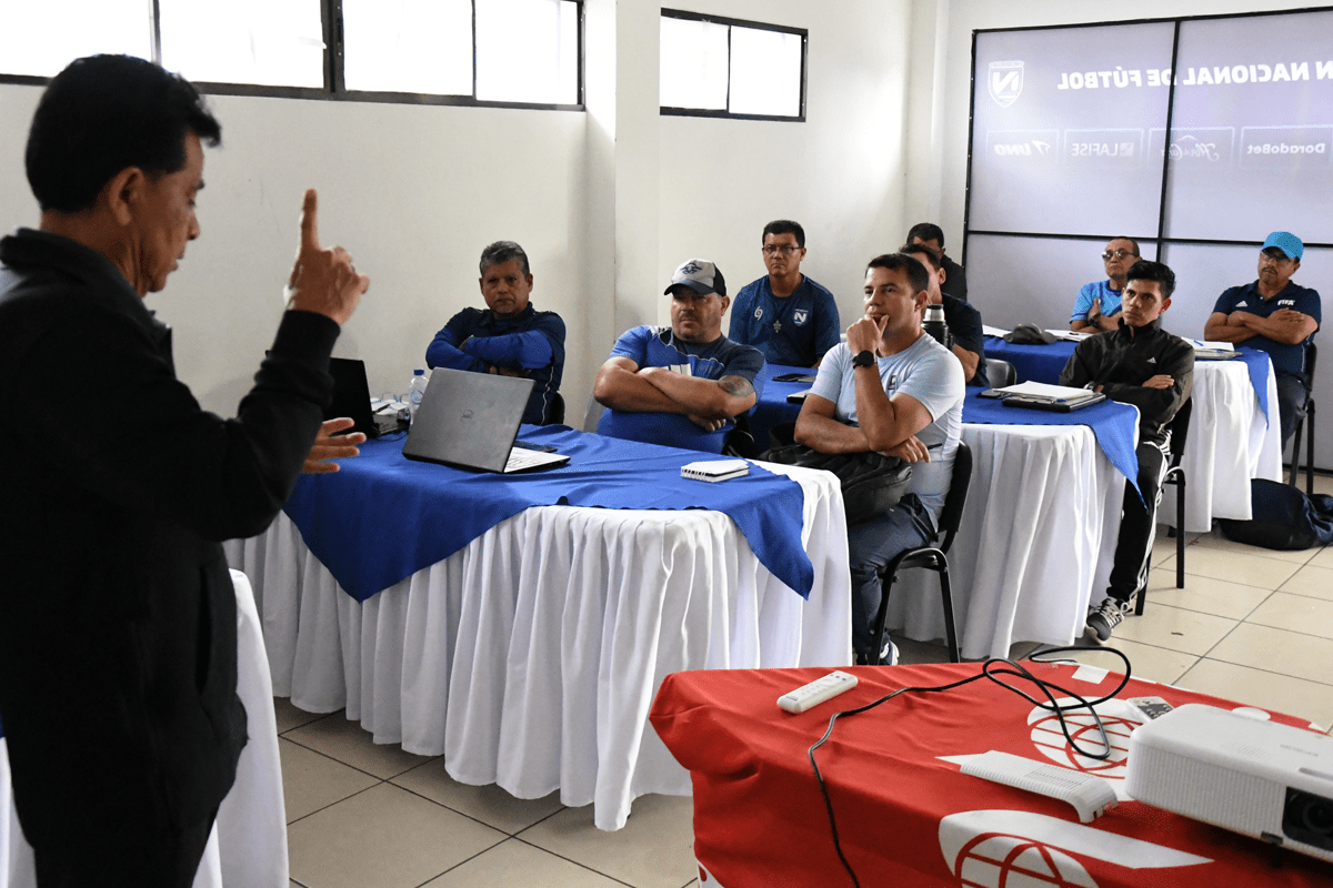 Curso-de-Entrenadores-de-Futbol–jj–7873