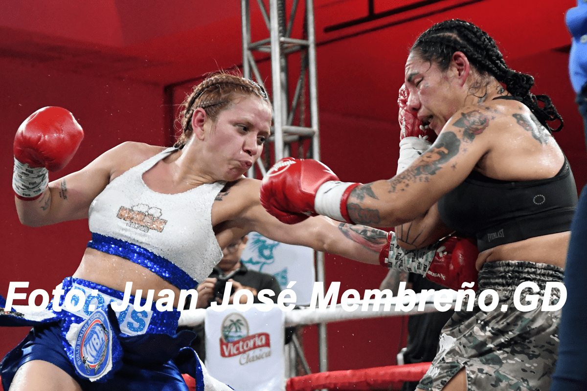 Roxaana-La-Chela-Mendoza-vs–Yanissa-Castrellón-9863