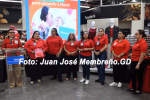 Walmart celebra a mamá con descuentos y financiamiento