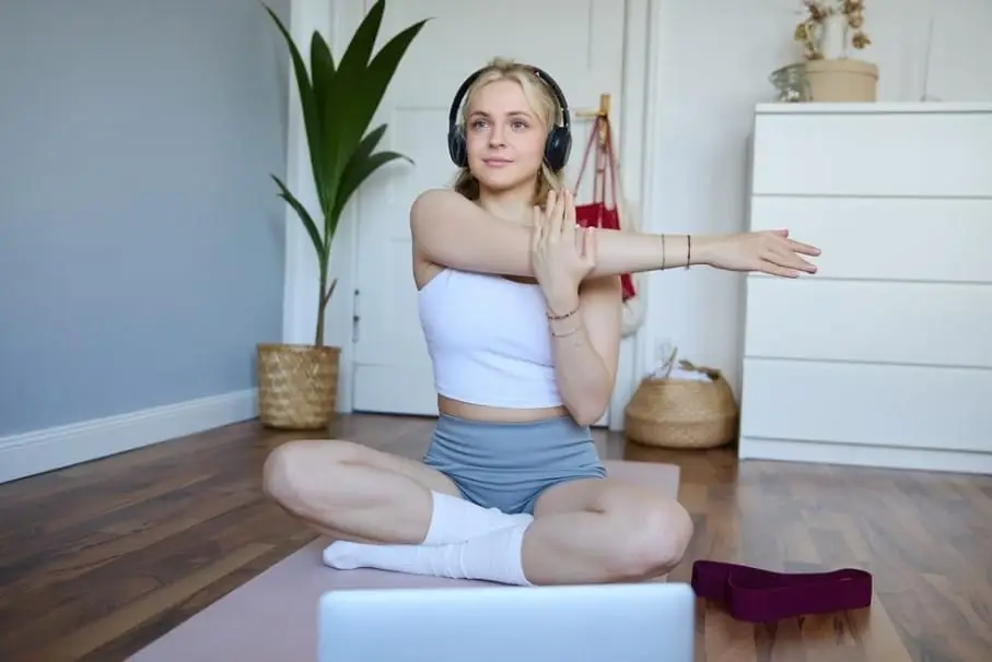 How to Help Teens Improve Their Focus in the Digital Age 1 FreePikTeenYoga