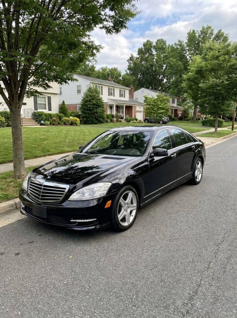 Limo service in {city}