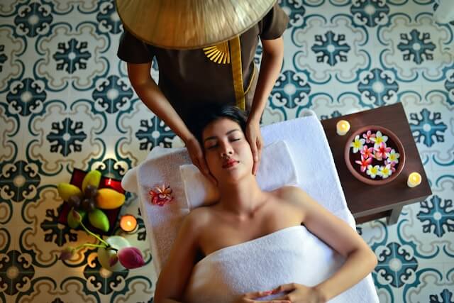 Mobile Lymphatic Detox Massage: Flush Toxins, Reduce Bloating, and Restore Energy After the Holidays