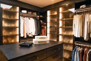 El Moussa Primary walk-in Closet