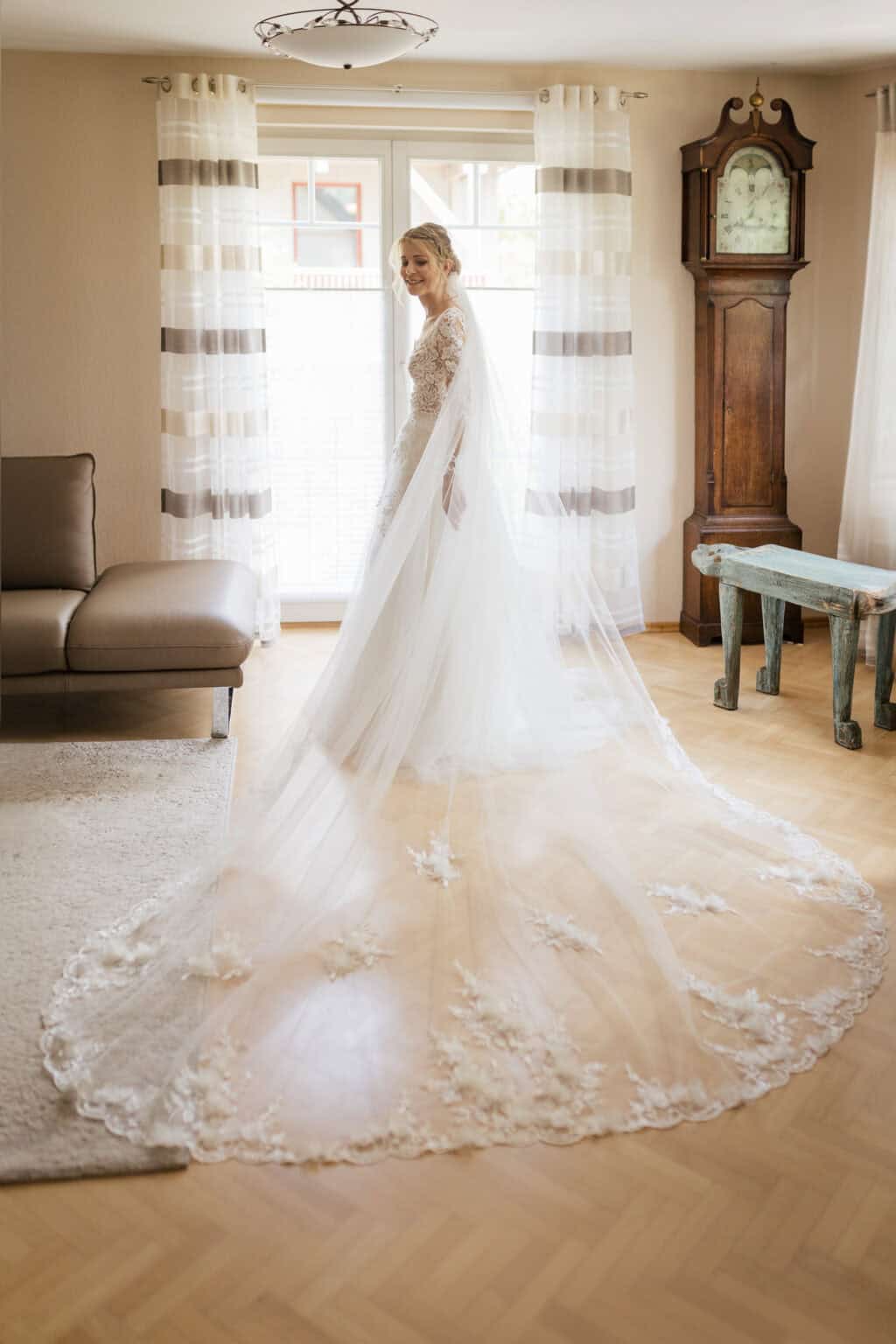 hochzeitsfotograf braut mit brautkeid hochzeitsfotograf braut mit brautkeid