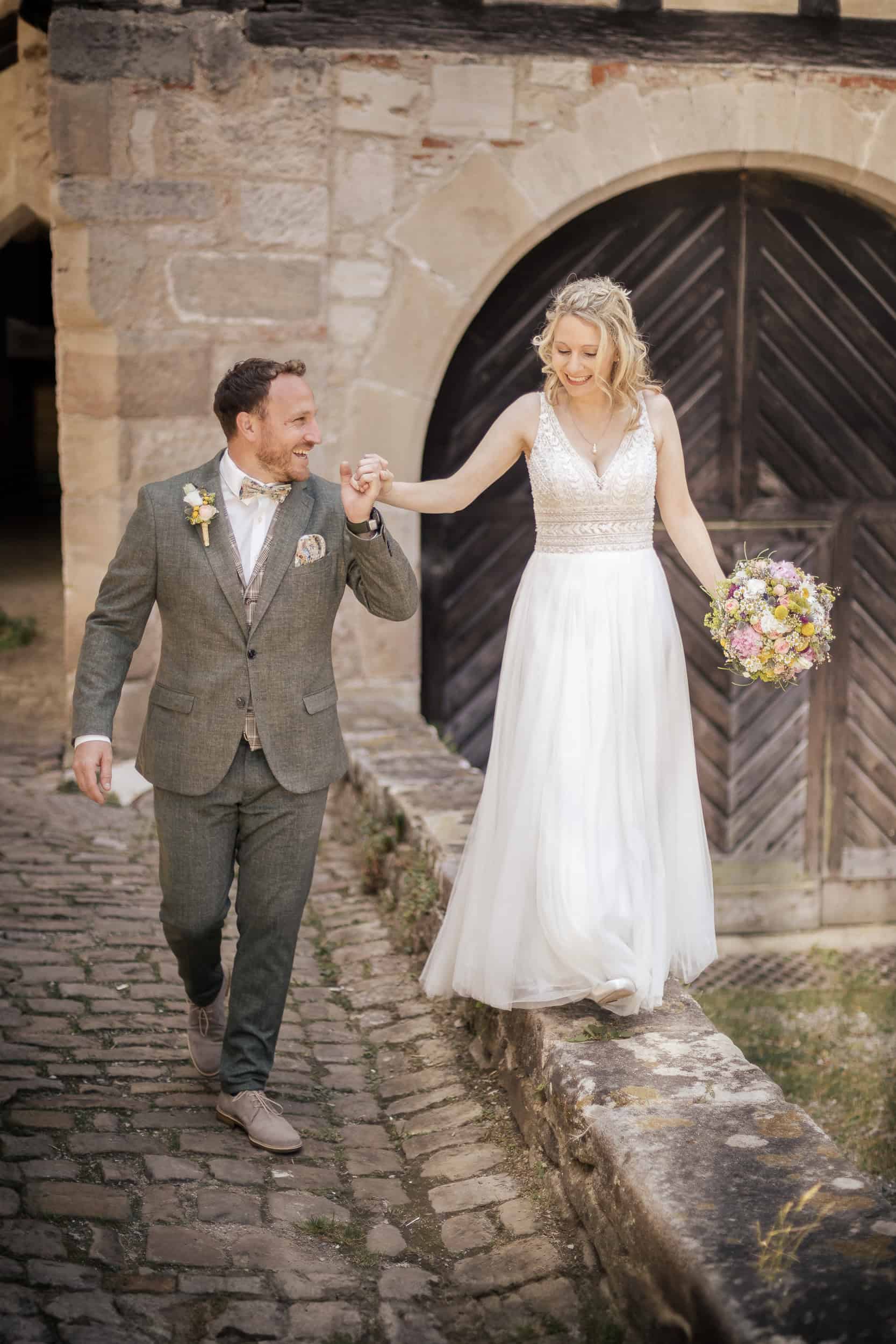 hochzeitsfotograf Pforzheim Romantisches Brautpaar bei der Hochzeit.