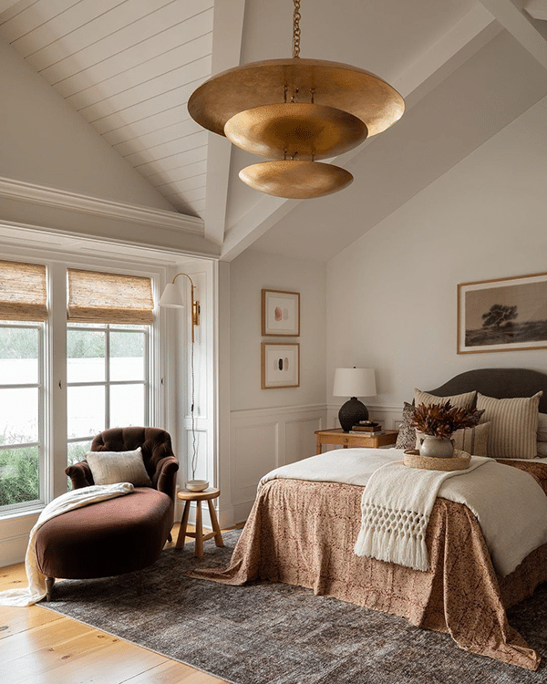 earthy fall bedroom by @amberinteriors on Instagram