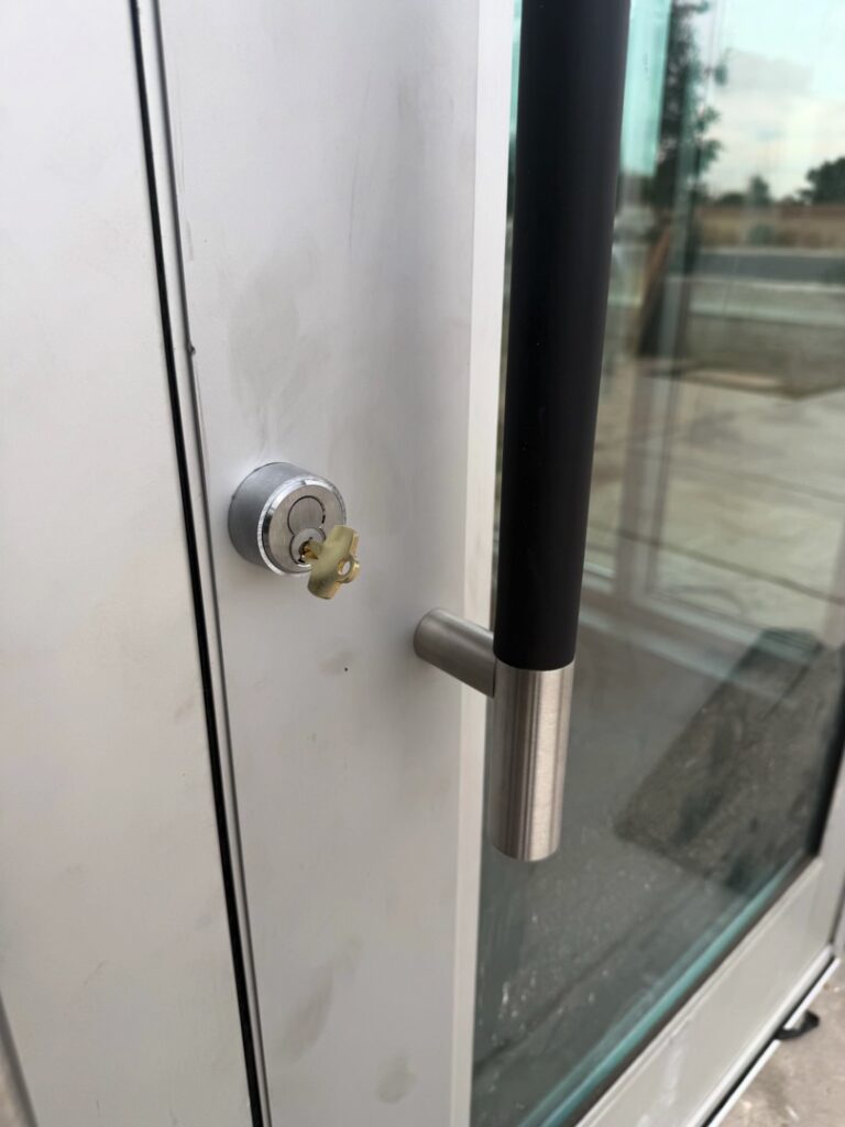 What Property Managers Should Know About Key Control and Tenant Turnover locksmith near me 0379
