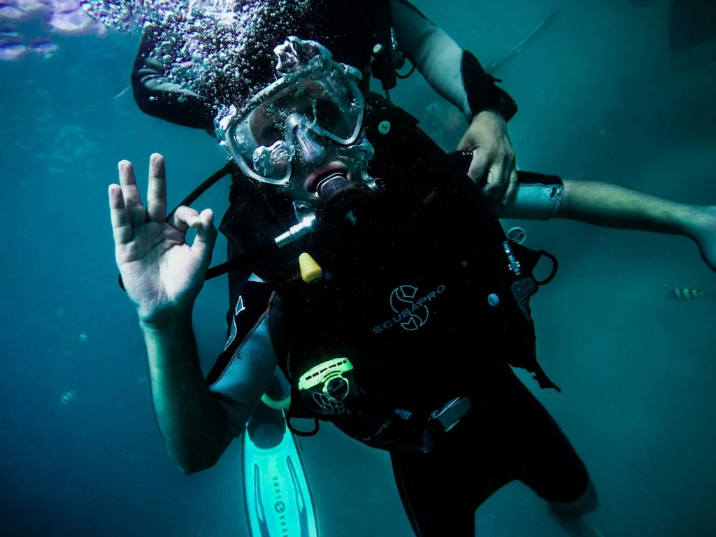 photo - What should divers do for their own safety