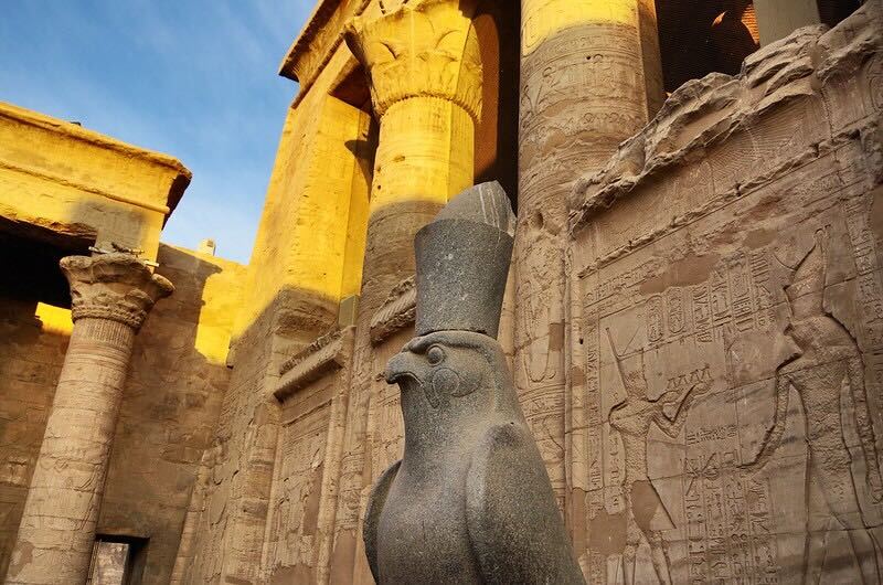 Edfu temple1