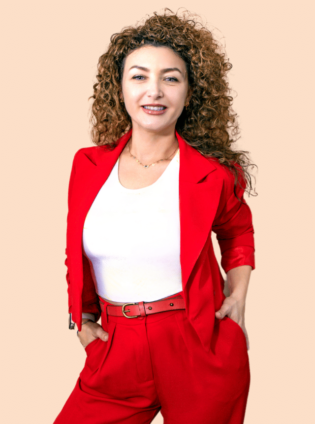Bianca Manole featured in Slider Courses, promoting her professional skincare and beauty courses.