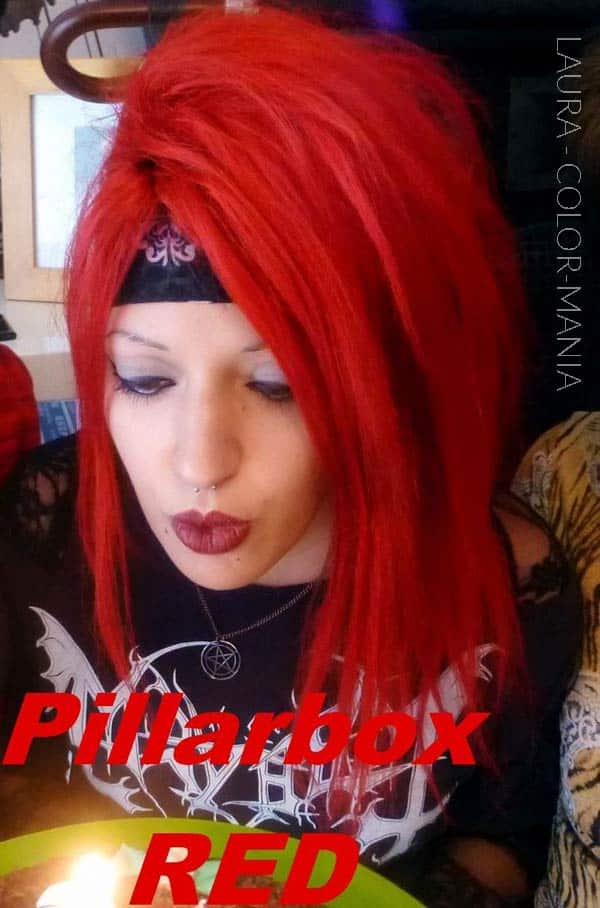 Merci Laura :) Coloration Cheveux Rouge Pillarbox - Manic Panic