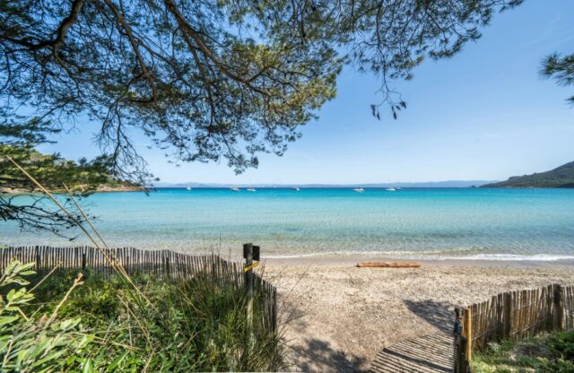 Vivre sur une île de ré porquerolles France le prix en Juillet 2025 du rêve insulaire à l’heure de la tension immobilière Vivre sur une île de ré porquerolles France le prix en Juillet 2025 du rêve insulaire à l’heure de la tension immobilière