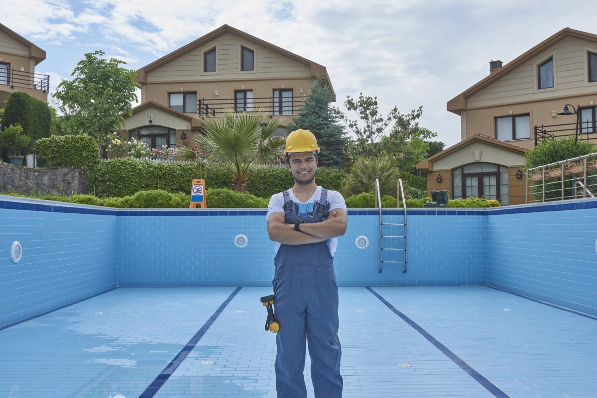 Canicule le test du seau qui peut sauver votre piscine d’un dégât (très) coûteux… et sournoish
