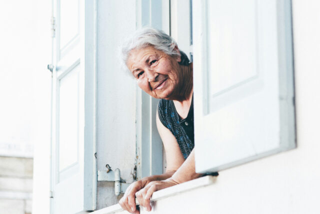 Cette mamy transforme sa toute petite maison d’hôte en mine d’or à 500 €nuit l’astuce bluffante de l’été 2025 Cette mamy transforme sa toute petite maison d’hôte en mine d’or à 500 €/nuit : l’astuce bluffante de l’été
