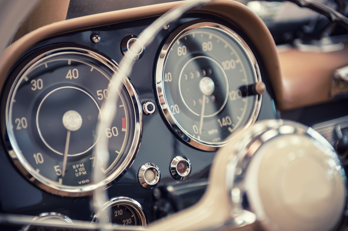 Garage fermé, assurances à jour… et pourtant, il perd sa voiture ancienne de collection sans être indemnisé