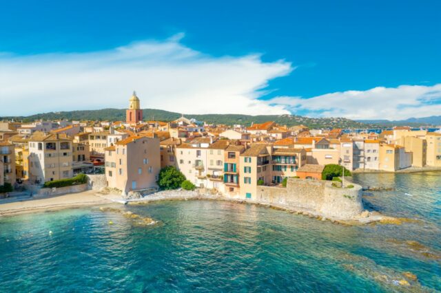 Saint-Tropez, cercle fermé : comment les milliardaires verrouillent le marché immobilier Saint-Tropez, cercle fermé : comment les milliardaires verrouillent le marché immobilier