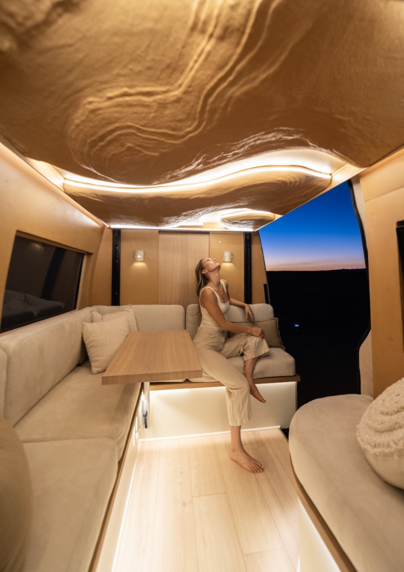 ce van de luxe cache un intérieur digne d’un hôtel 5 étoiles