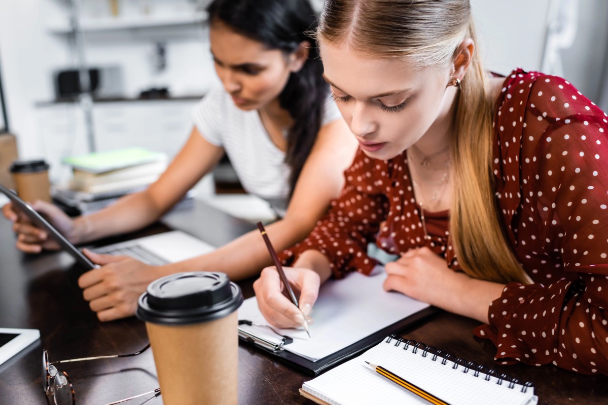 Étudiants manger pour 1 €… mais se loger à quel prix