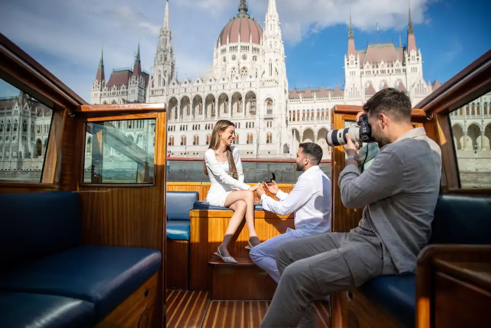 budapest photographer banner — Instawalk Photoshoot