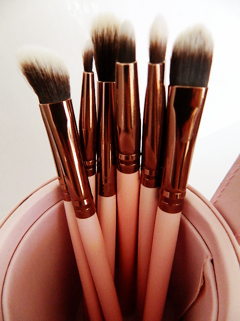 pinceau pot luxie beauty