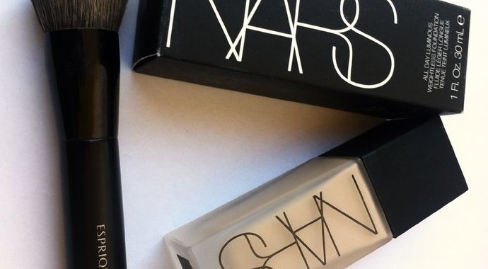 fond de teint nars