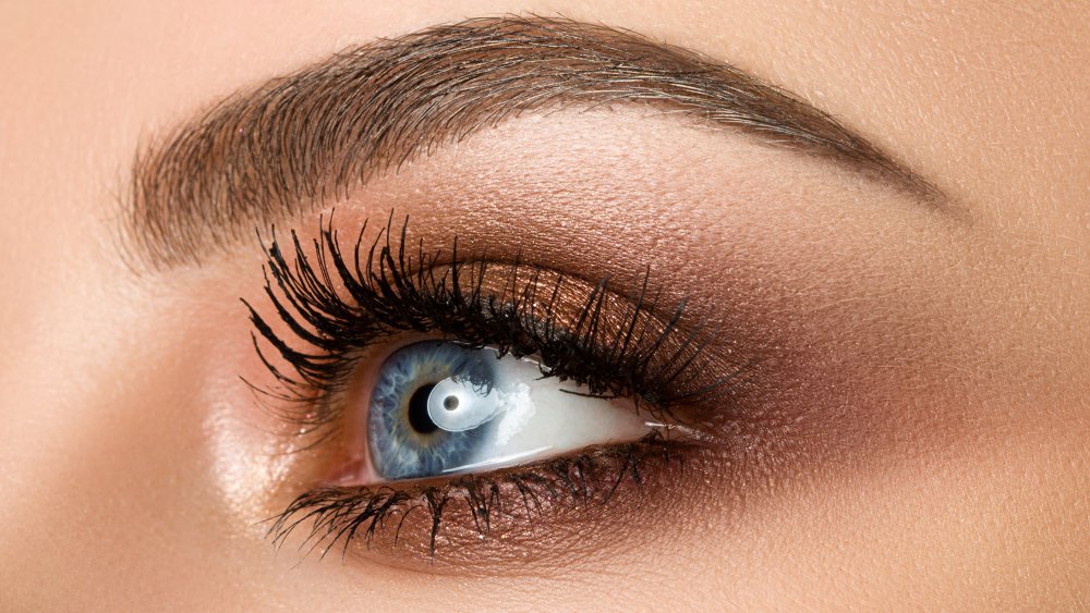 maquillage yeux bleus verts