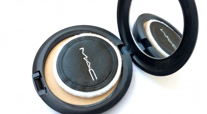 test La poudre matifiante Blot Powder de Mac