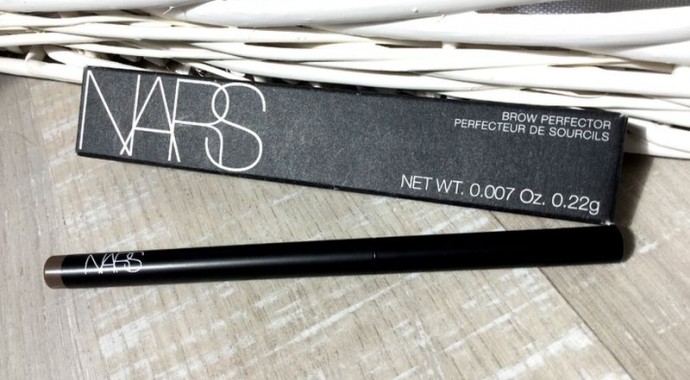 test crayon sourcils nars