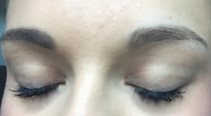 résultat maquillage sourcils too faced