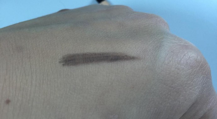 swatch sourcils too faced